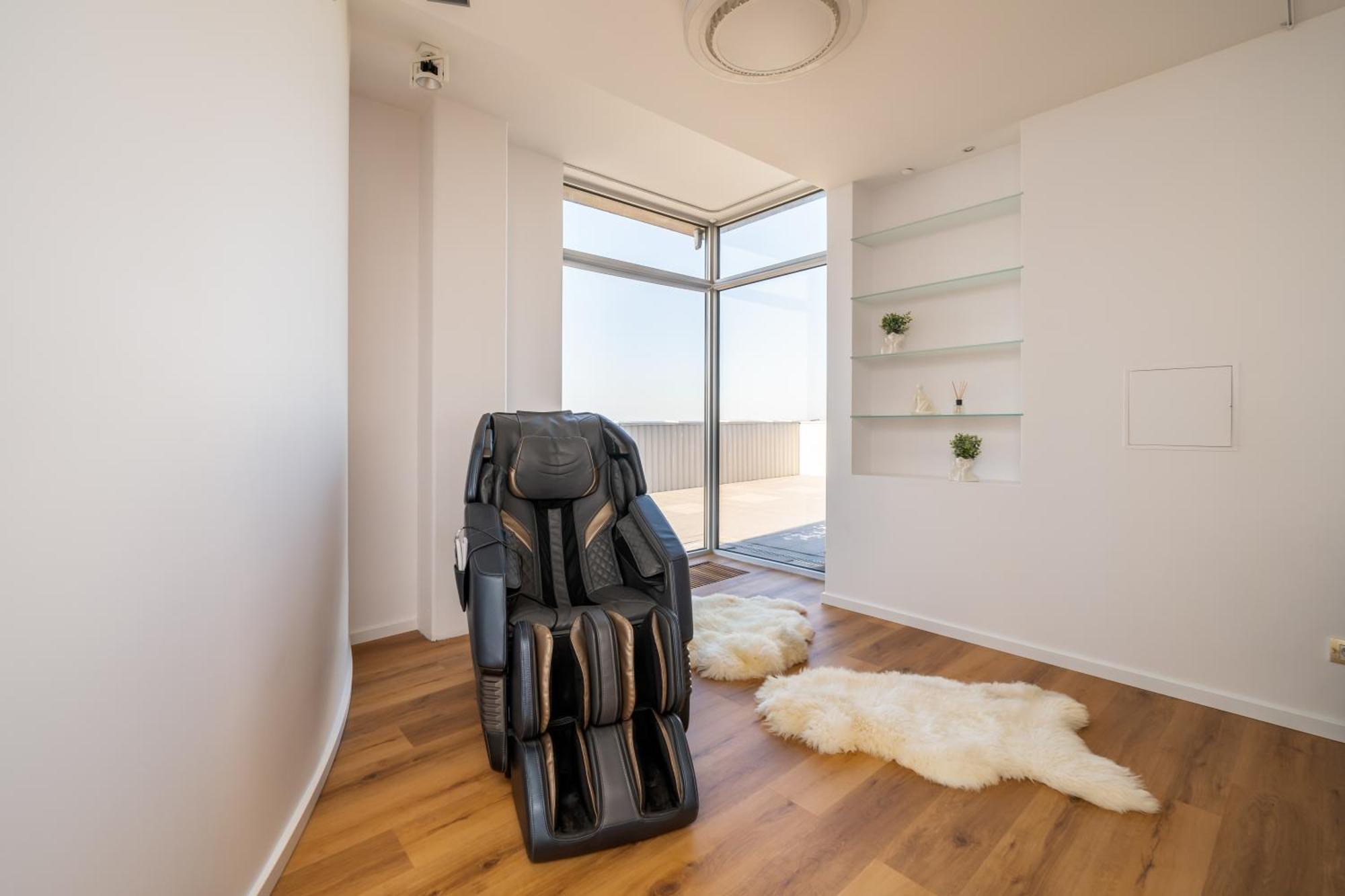 Căn hộ Skypenthouse & With Free Parking Riga